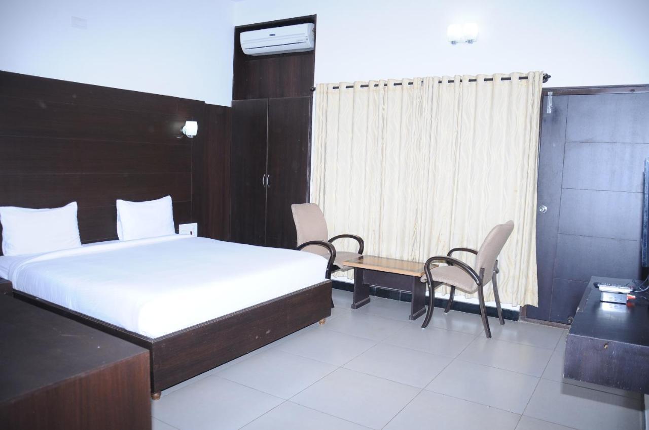 Nijaguna Residency Chamrajnagar Exterior photo